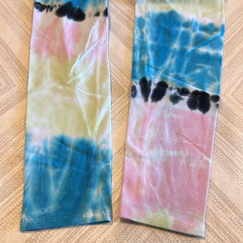 Electric & Rose Women’s Multi Color Tie Dye Leggings - Picture 5 of 5